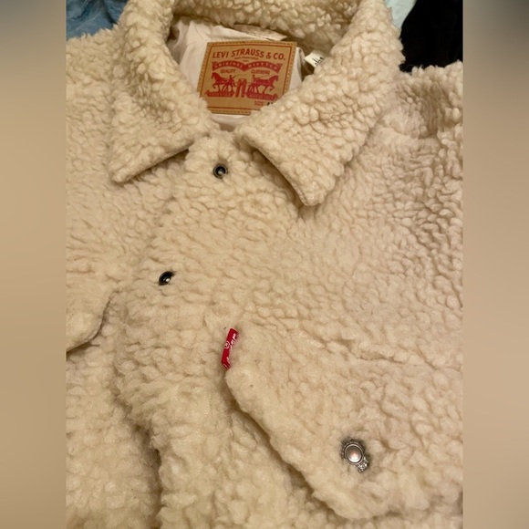 Levi's Women’s All Over Sherpa Trucker Jacket Cream Beige Size M Casual Western - Picture 6 of 11